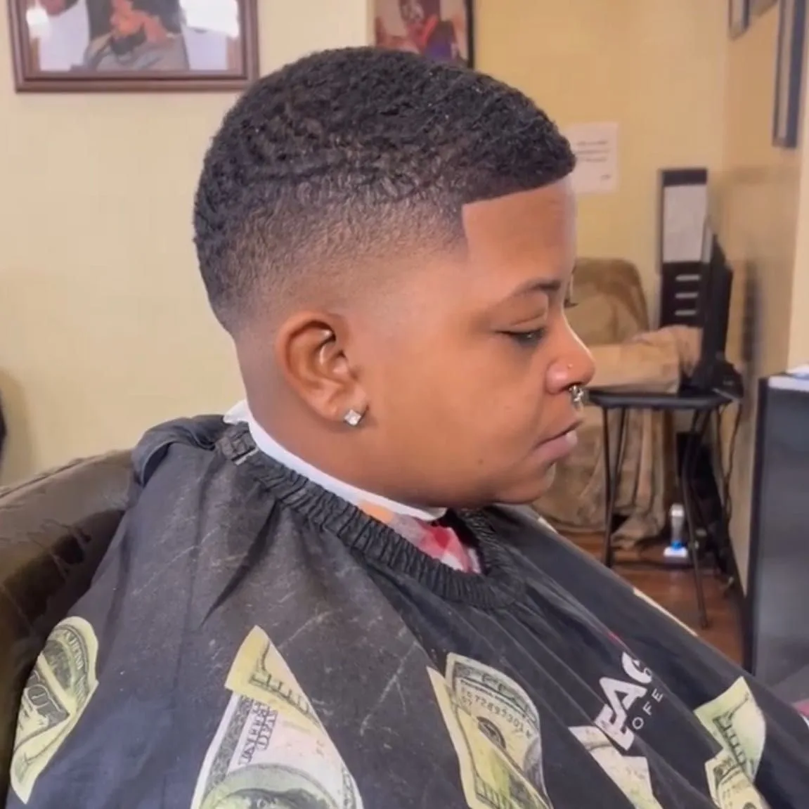 💈 Woman’s haircut 💇🏽♀️✂️ by Joe